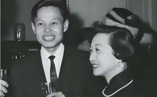 演都不演了！杨振宁去世仅4天，恶心的一幕出现，结局大快人心