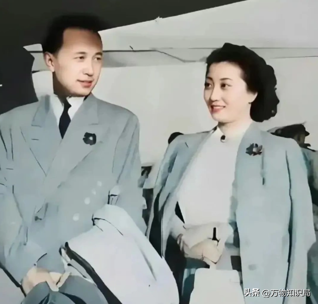 1960年，钱学森夫妇与郭永怀一家颐和园留影，两位夫人都才貌俱全