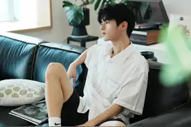 长相帅气的校草小哥哥图片