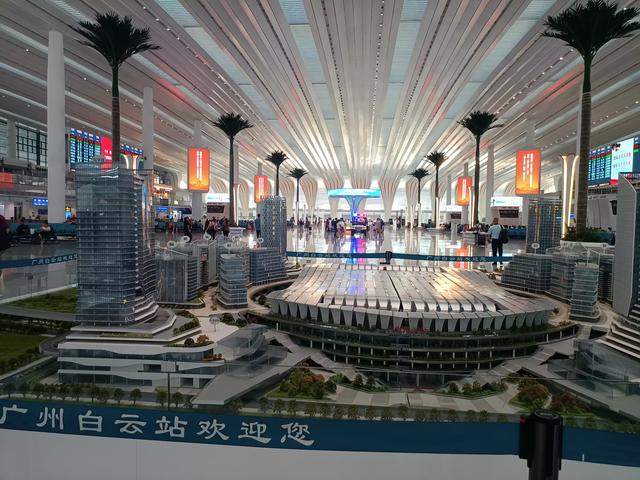 广东再行记之二十七 在广州白云火车站返京的列车上