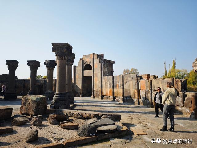 跟着丝绸之路去旅行高加索三国——亚美尼亚兹瓦尔特诺茨教堂遗址