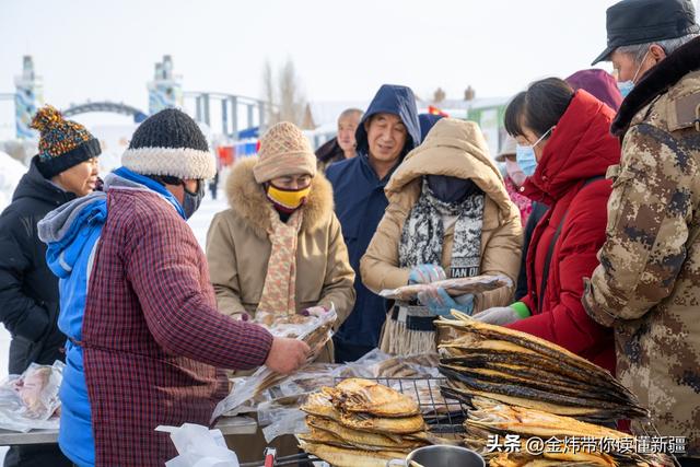 乌伦古湖黄金海岸景区借福海冬捕节分会场东风全力“添柴”冰雪游