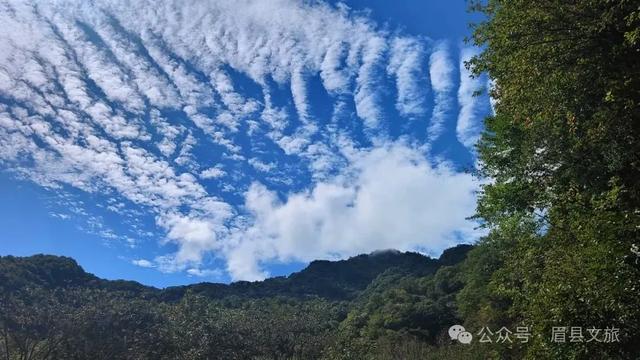 红河谷高山区：秋意浸染的人间仙境