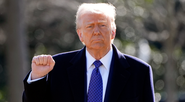 美航母打击群到位	，特朗普亲自劝降伊朗，满足三个条件就饶一命？