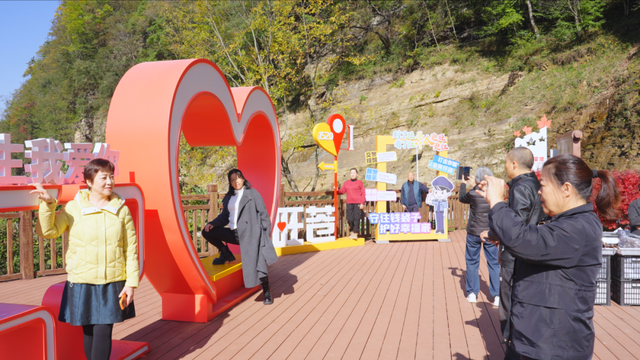 四川旺苍县红叶“高颜值”，撬动旅游“高价值”