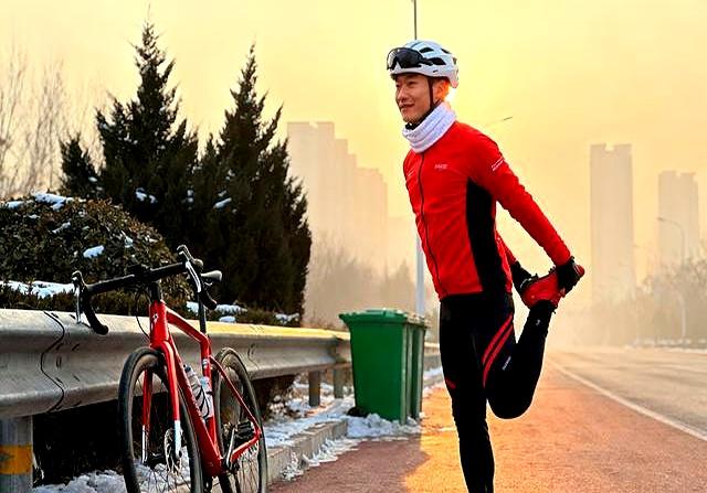 从热身到收尾！冬季骑行防受伤、防失温的关键6步