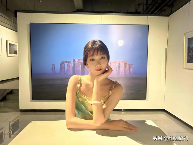 张家界古城凉透了：24亿投进去，4年亏10亿，商铺全关门