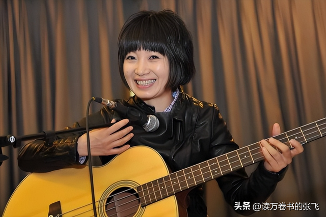 她连上5次春晚，私下却和恩师同居怀孕被骗流产，今57岁依然单身