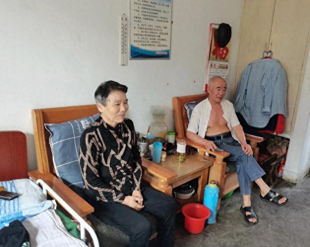 浓浓爱洒敬老院 殷殷情暖老人心