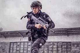 拳击选手→特警队长！他是特警杨智图片