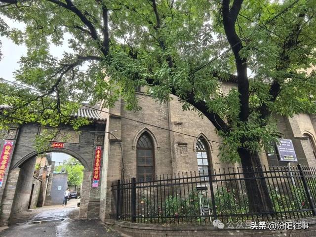 汾阳往事｜汾阳一日，踩着贾樟柯的镜头，走进电影里的故乡