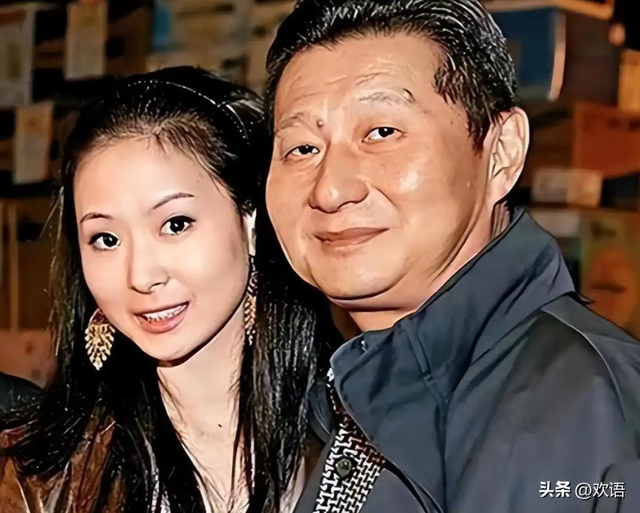 包养情人无数，娶初中同学女儿为妻，玩老婆闺蜜，孙道存真离谱！