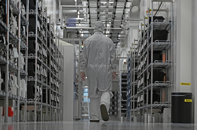 荷兰大臣承认：在安世芯片危机中	，他被中方打了个措手不及