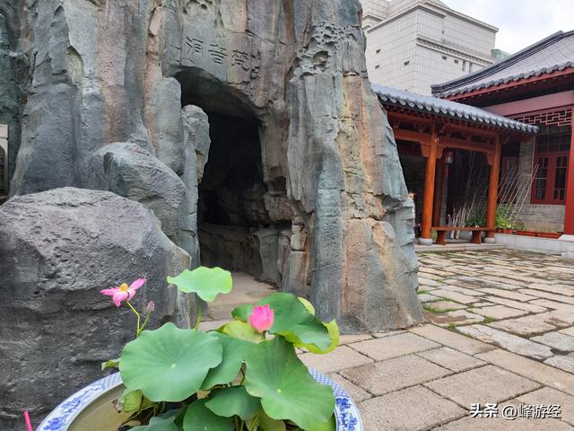 长春城央般若寺，建于特殊的历史时期，由佛教天台宗传人创建