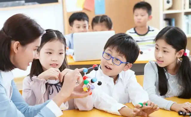 一年级入学年龄政策大变动！9月1日起执行，有人欢喜，有人愁