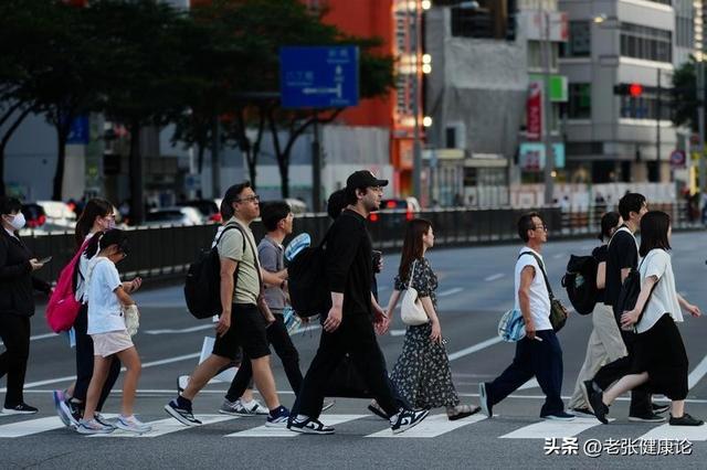 特朗普转身就走了，中美默契在这一刻淋漓尽致，日本“为之震动”