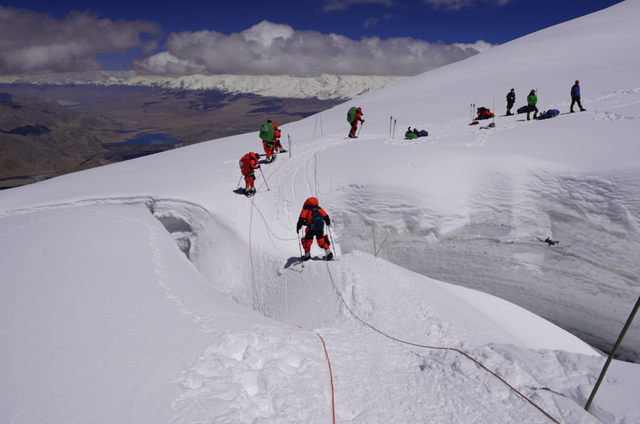 一周两起登山险！卓玛康峰加潘巴里山，安全体系失灵？