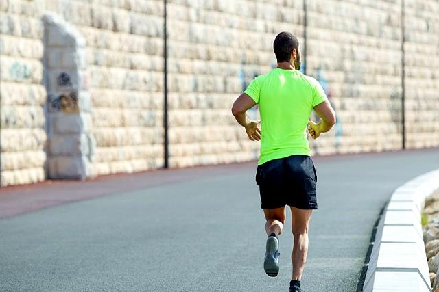 中老年冬跑不感冒的秘密？协和专家：就5个动作，比穿棉袄管用！