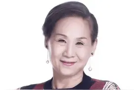 “河南老太太”苇青：58岁开始演戏，73岁票房百亿，她的励志生涯图片