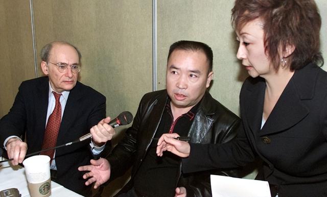 赖昌星妻子曾明娜现状	，独居3000平老宅，做饭弄花草活成人生赢家