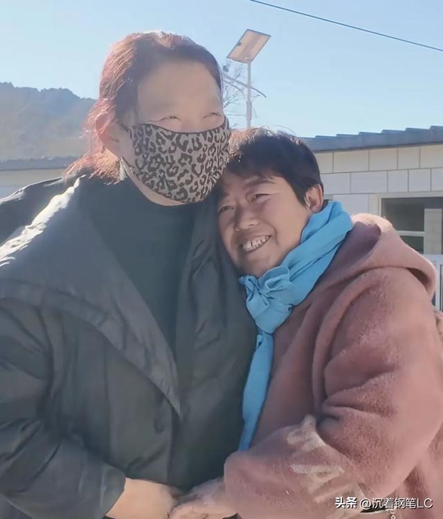 河北一村支书自掏腰包为村民交保8年你咋看