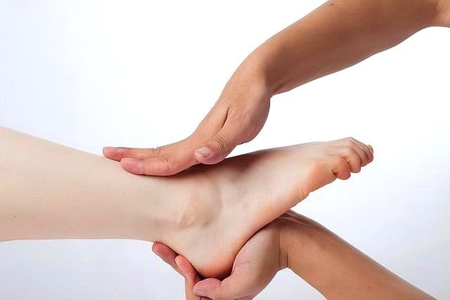 每天踮脚5分钟=走3000步！血管年轻化“懒人运动法”