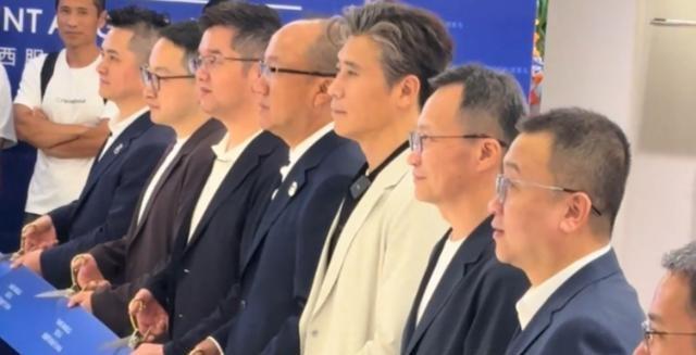 辛柏青也没想到，朱媛媛去世四个月，李乃文再次令所有人刮目相看