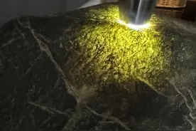 天然缅甸翡翠原石八大场口特征，一定要了解后在买翡翠珠宝图片