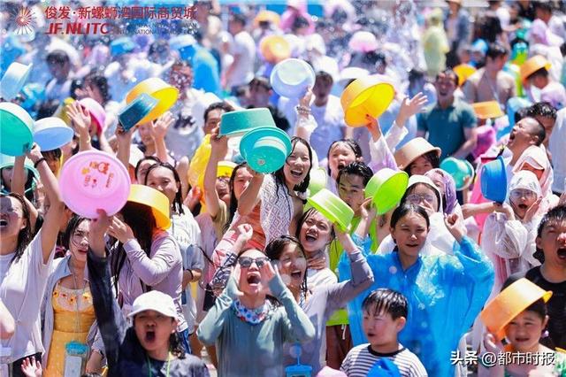 水花与火花共舞！新螺蛳湾泼水节开启“白天+黑夜”狂欢模式