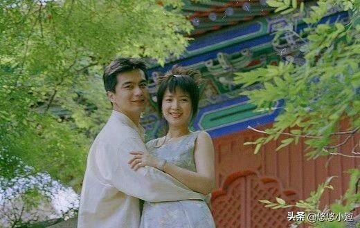 何晴葬礼24小时，许亚军现身美国！照片流出，打扮精致与儿子聚餐