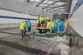 襄阳暴雨信息实时更新：公交、火车、航班、高速……图片