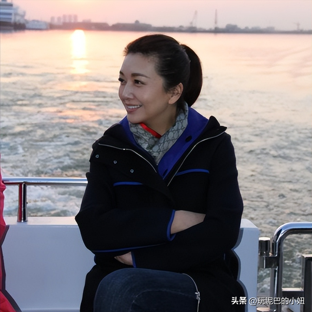 钱再多有什么用？58岁身家过亿的江珊，每天为27岁女儿操碎了心