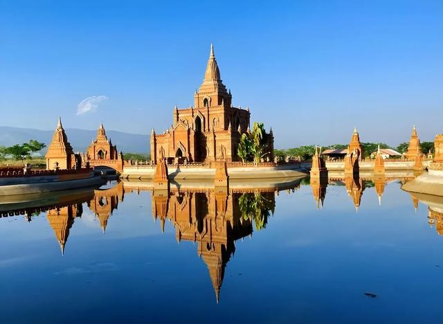 一寨两国异域风情