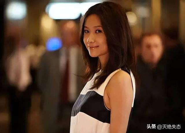 从19岁开始男人不断，半百了还没玩够，“风流才女”徐静蕾现形记