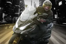 新车｜售31980元/降3000元/取消记录仪等，新款光阳赛艇S350上市图片