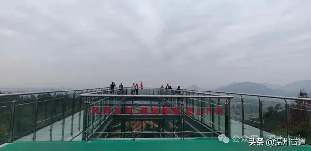 这处以玻璃栈道、落日观景和悬崖木亭而闻名的网红地，你可去过