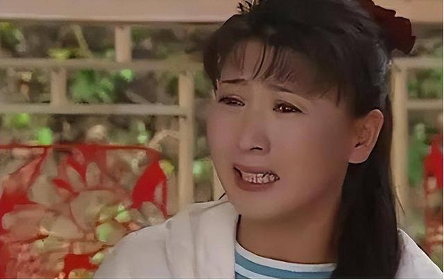 闫学晶道歉不到24小时，担心的一幕还是发生了，舆论反扑更加猛烈