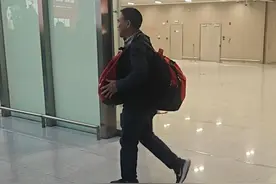 送两位山东籍去台老兵“回家团圆”！“灵魂摆渡人”刘德文抵青图片