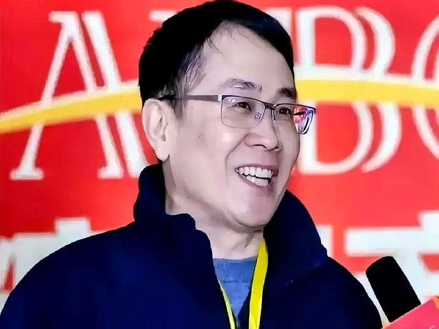 官媒发文！宗馥莉再破天花板，让亲叔宗泽后和整个商界沉默了