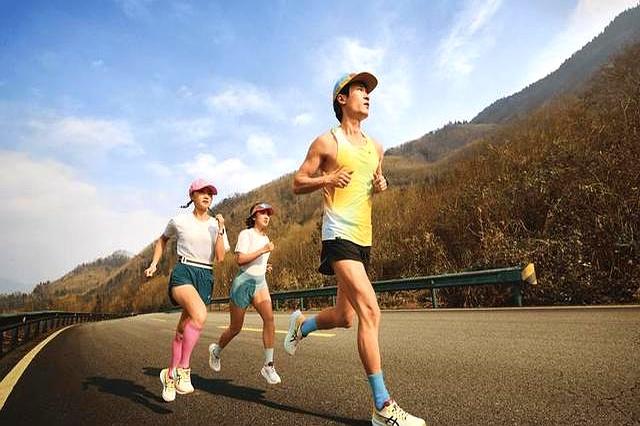 “经常运动”被推翻？医生建议：过了65岁！最好保持4个锻炼习惯