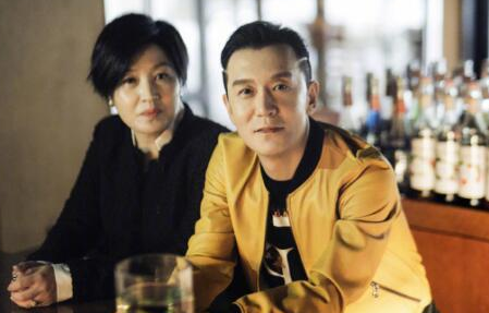 恭喜！李咏女儿官宣恋情！23岁法图麦晒和男友合影，两人有夫妻相