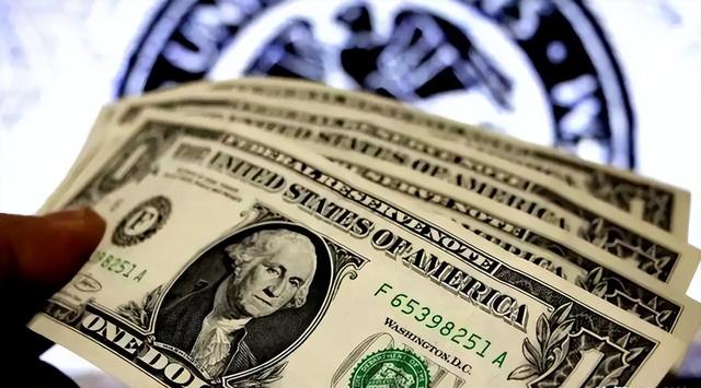 中国再抛61亿美债，特朗普破防了	，美媒：想赢中国只有1条路可选