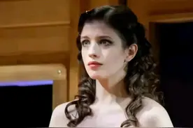 安娜·奇波夫斯卡亚：莫斯科影坛的璀璨之星，用演技征服观众的心图片