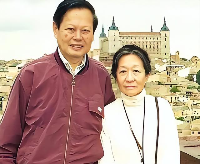 翁帆没想到，人情世故、江湖地位在杨振宁告别仪式上体现淋漓尽致