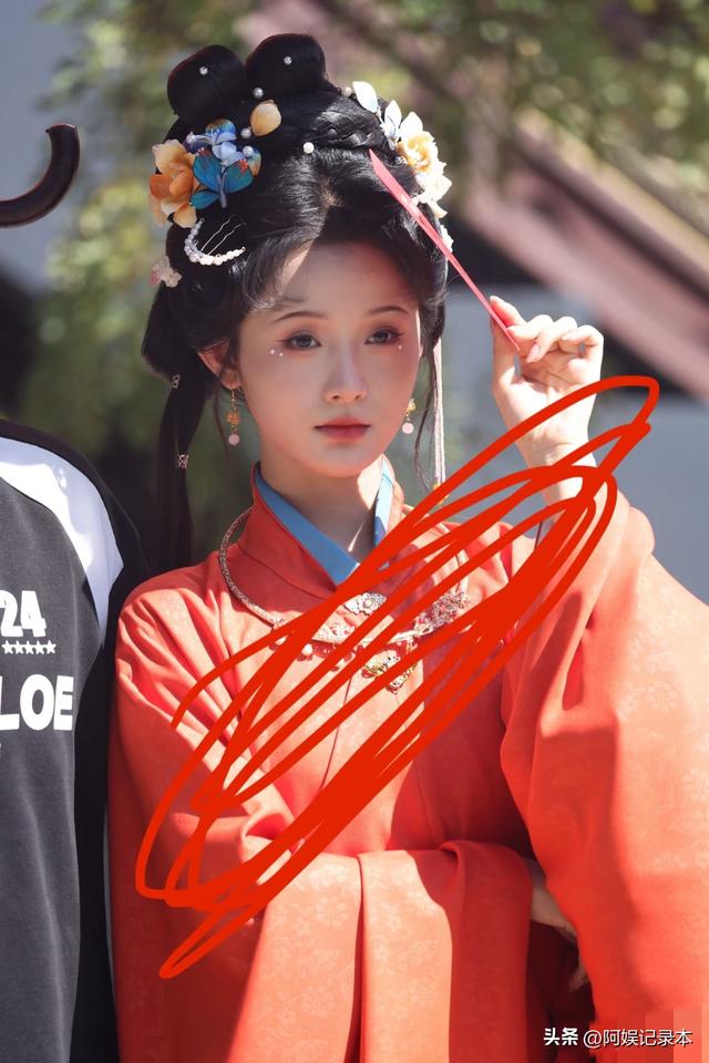 短剧女主离了滤镜差距有多大，看郭宇欣就知道了