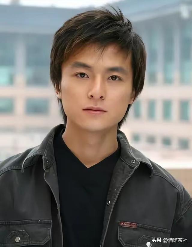 窒息的妈宝男！被母亲拆散三段感情后，46岁他仍单身无一女孩敢嫁