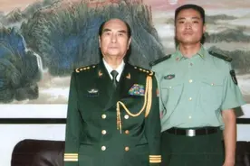 军官需要达到什么级别，才有资格配警卫员？图片