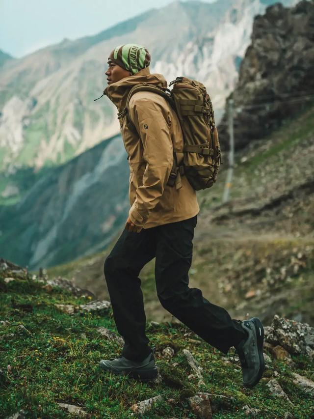年轻人想解闷，还差一件呼吸壳