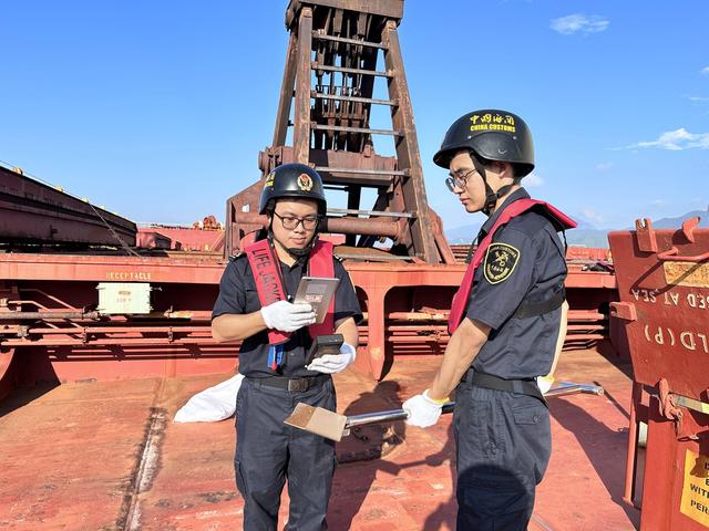 差距这么大？美国前8个月出口额13148亿美元，中国出口额让人意外