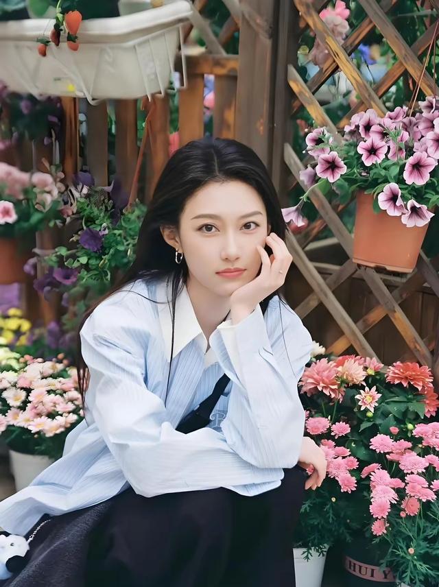 明明同一人，演完《朝雪录》演《一笑随歌》	，她变丑差点认不出